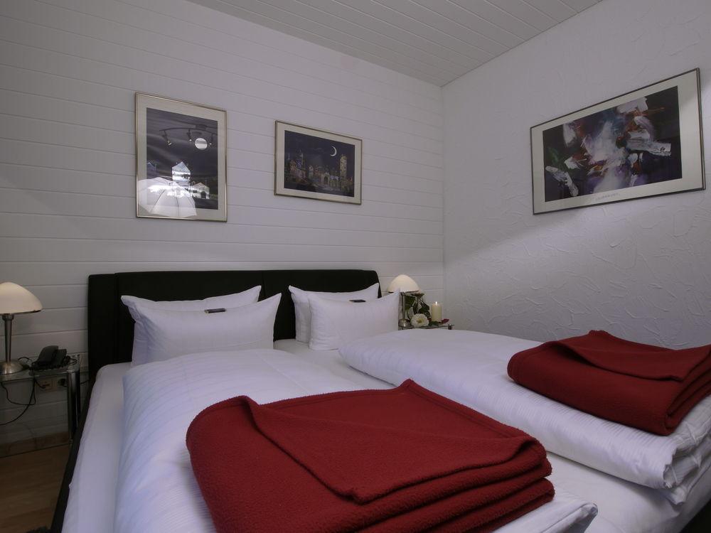 Hotel Rosenhof Gmbh Ramstein-Miesenbach Extérieur photo
